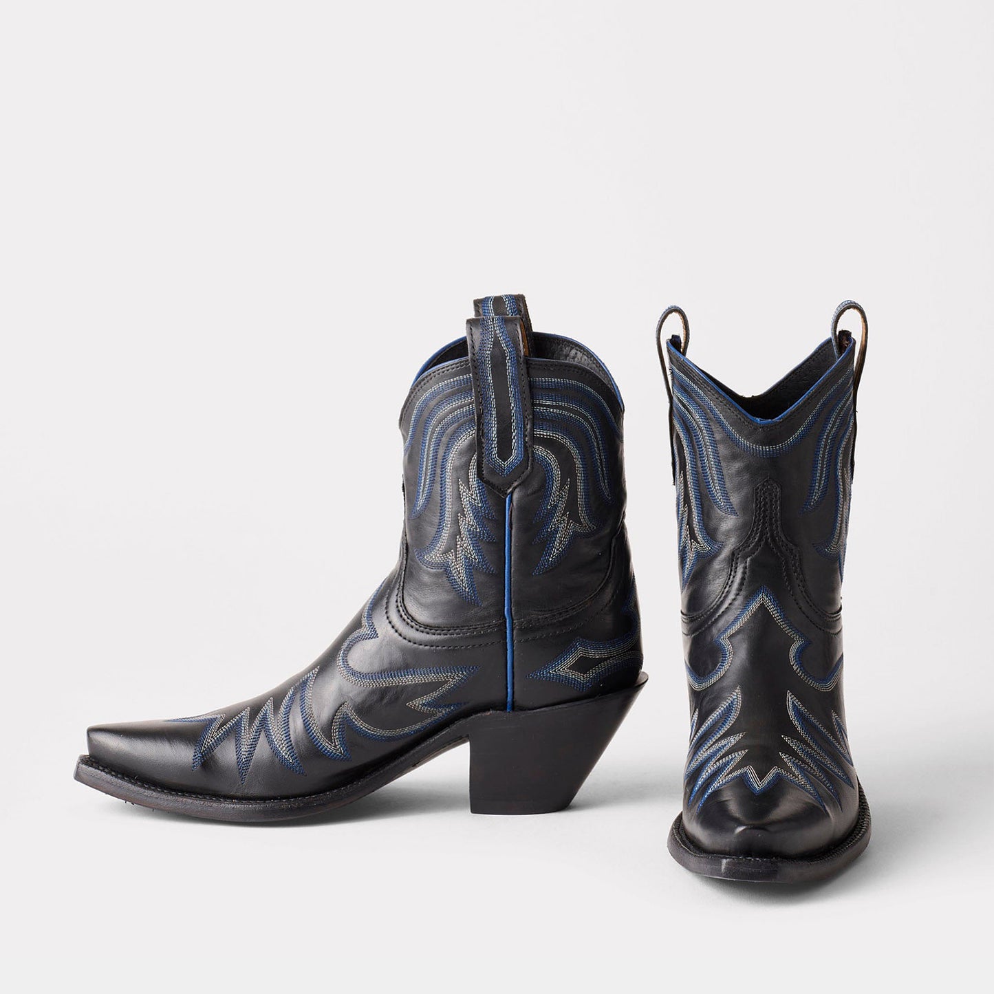 Black Snip-Toe Delicate Embroidery Western Ankle Cowgirl Boots