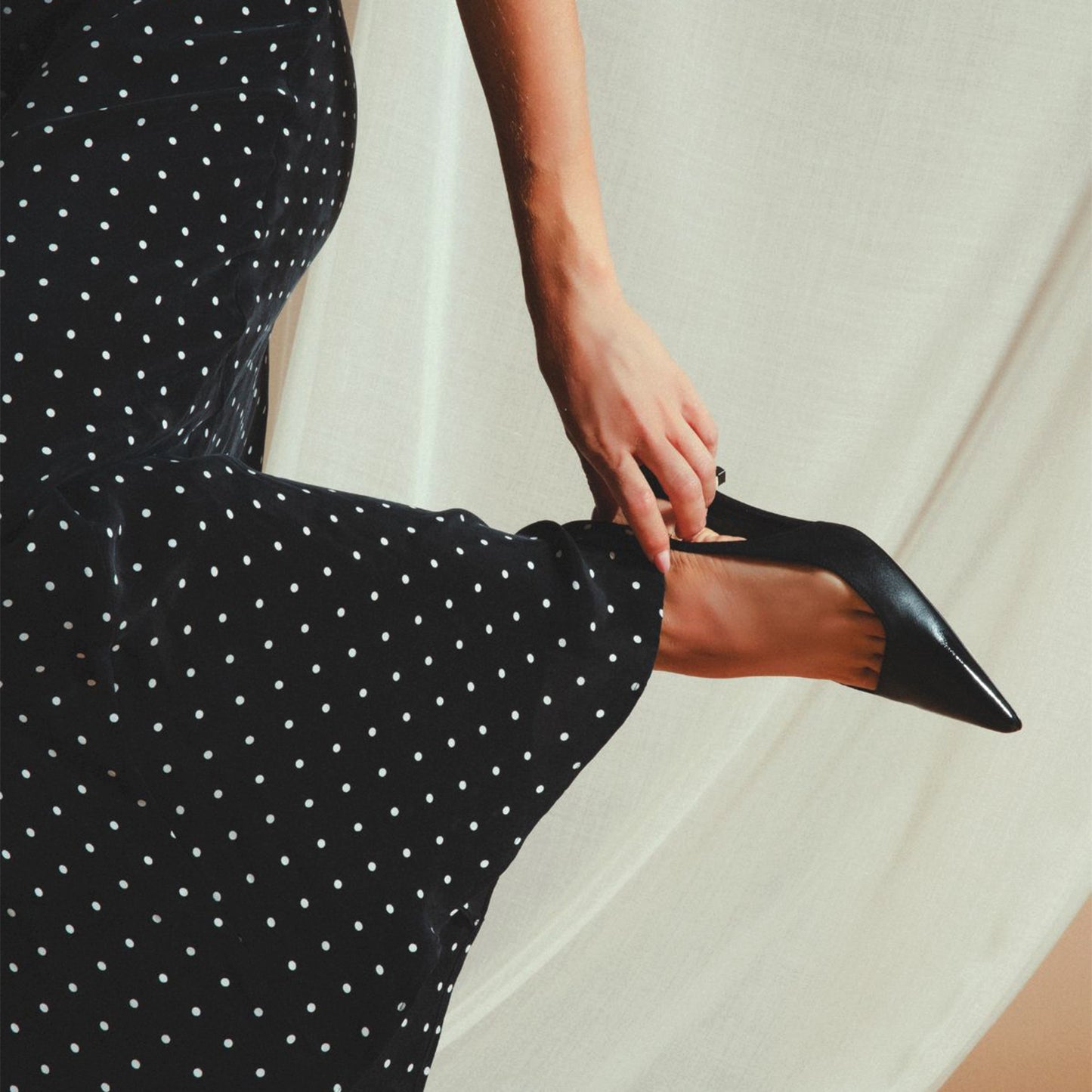 Black Pointed-Toe Simple Slingback Slip-On Kitten Heels