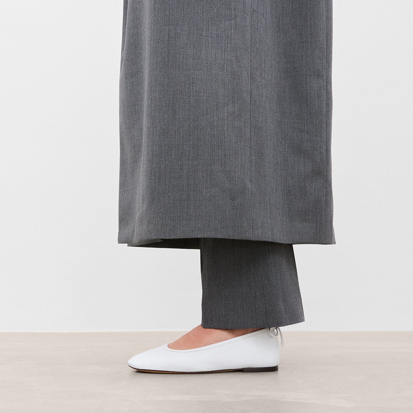 White Round-Toe Back Bow Classic Ballet Flats