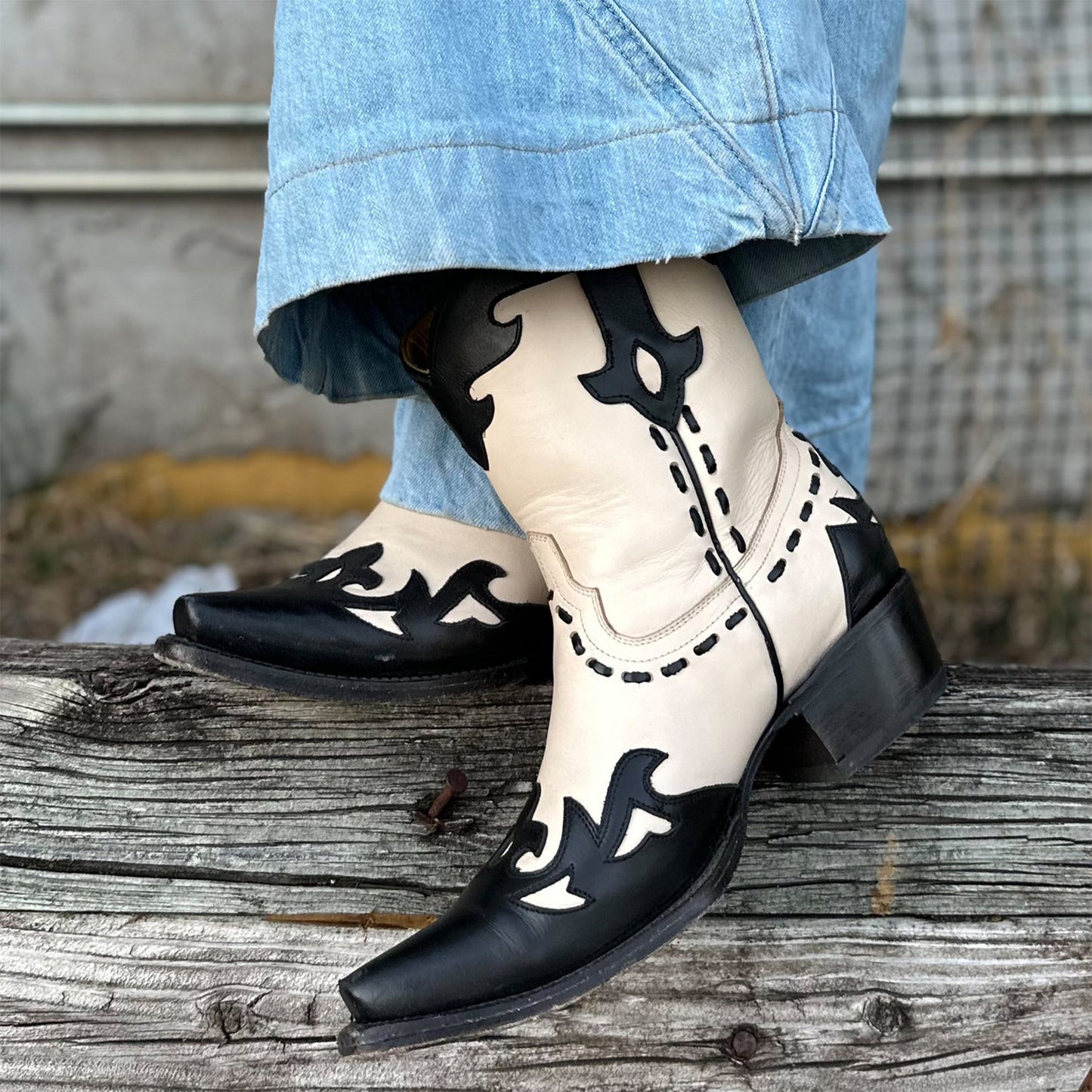 Contrast Cream And Black Snip-Toe Running Stitch Ankle Cowgirl Boots