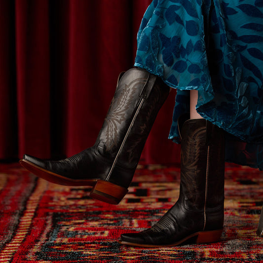 Black Snip-Toe Western Embroidery Mid Calf Classic Cowgirl Boots