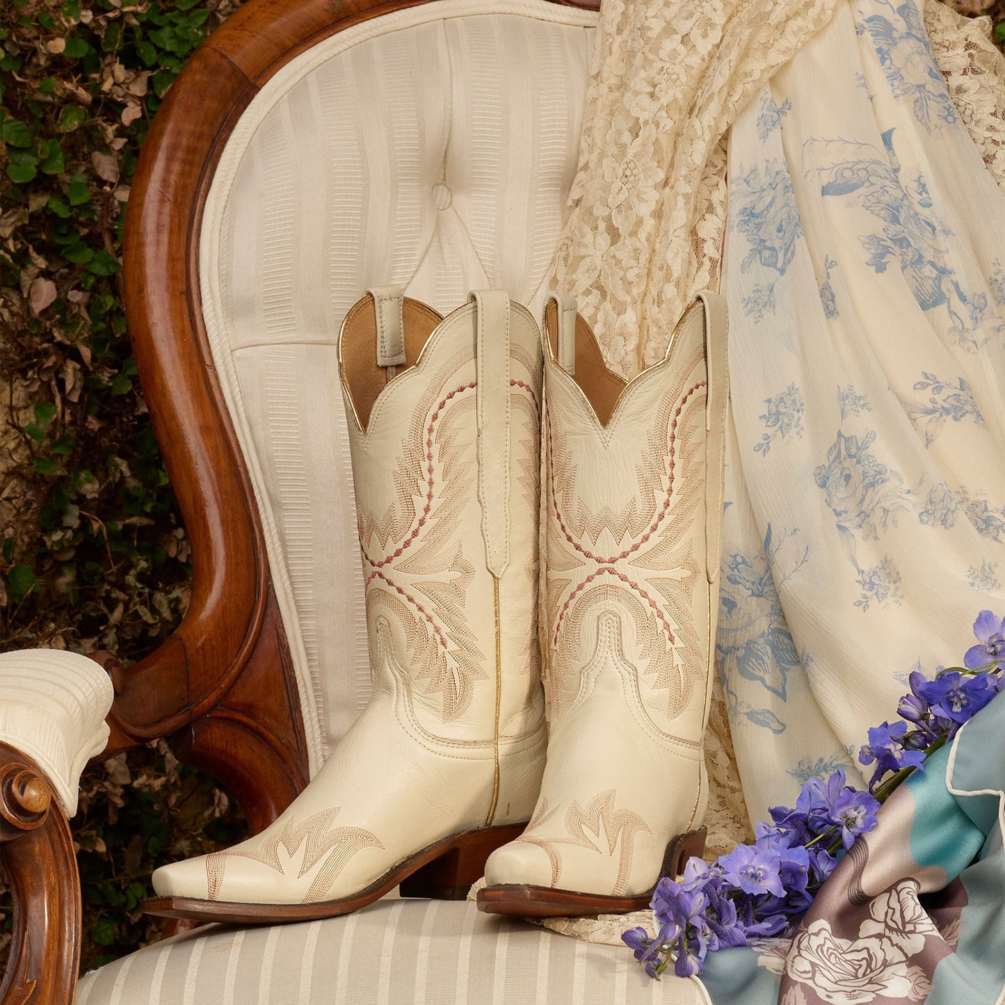 Cream Snip-Toe Western Embroidery Mid Calf Chic Cowgirl Boots