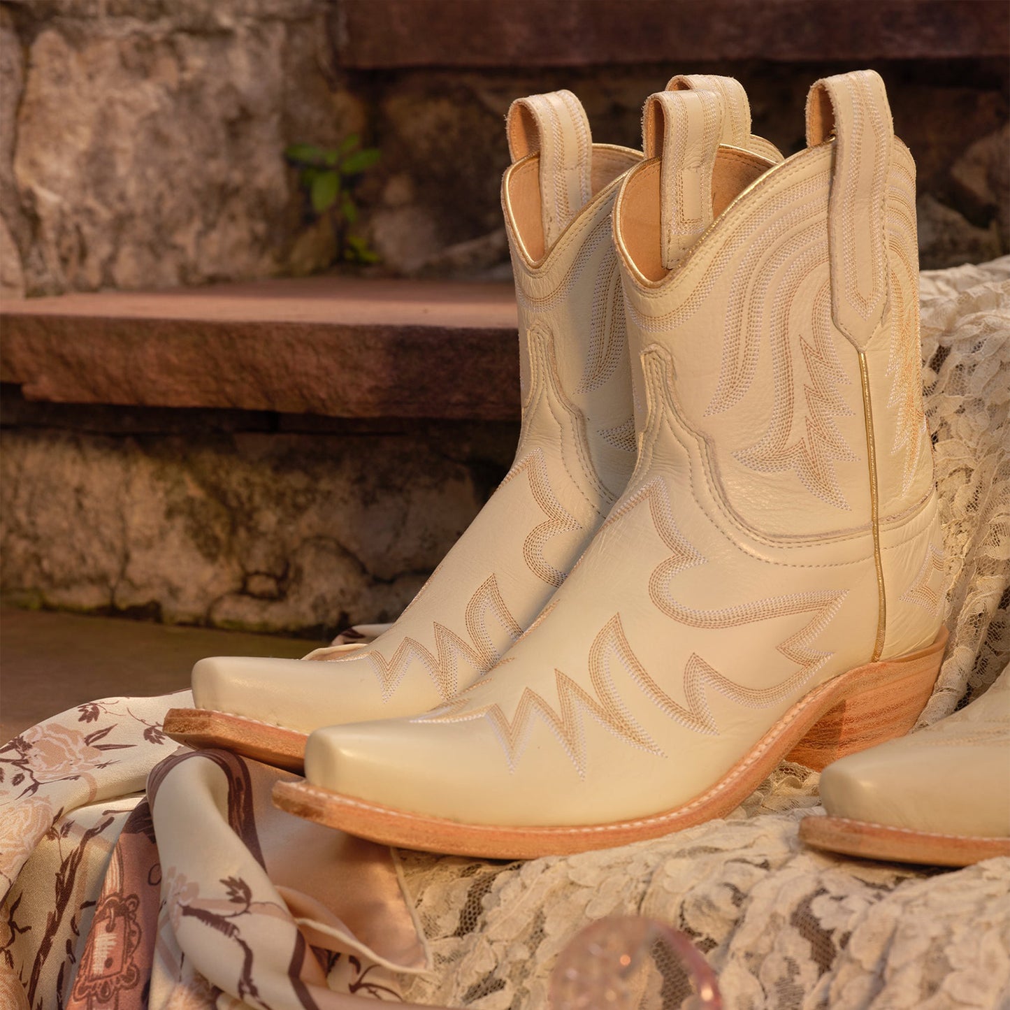 Cream Snip-Toe Delicate Embroidery Western Ankle Cowgirl Boots