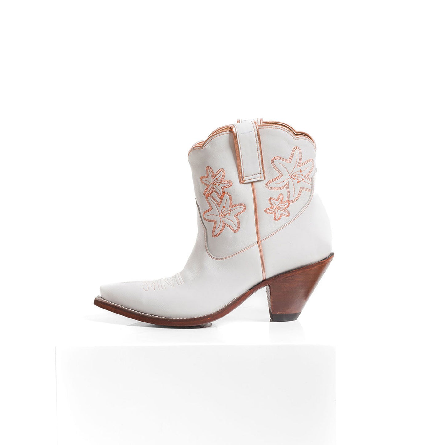 White Snip-Toe Flowers Embroidery Ankle Cowgirl Boots