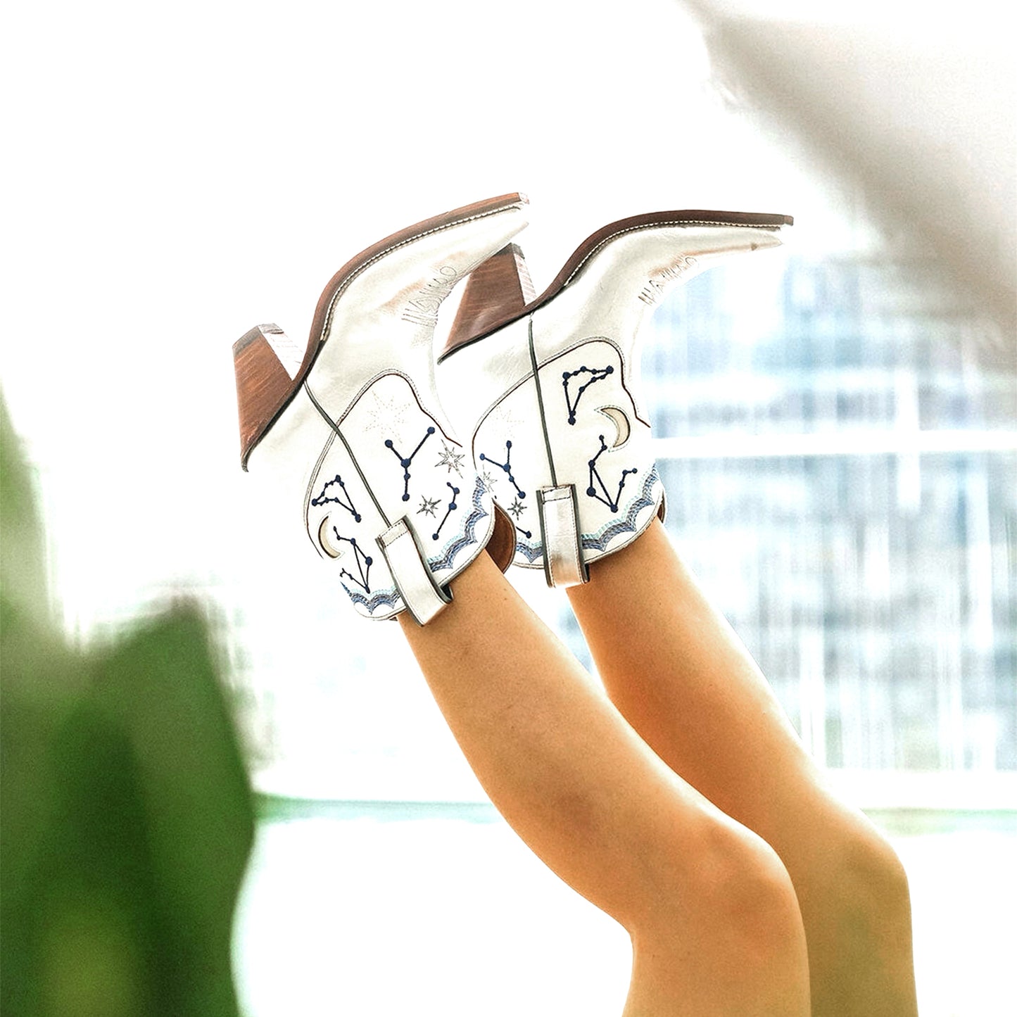 Contrast White And Metallic Silver Snip-Toe Cosmic Embroidery Moon Inlay Ankle Cowgirl Boots