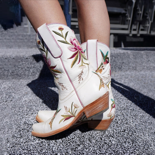 Ivory Snip-Toe Vivid Flowers And Bird Embroidery Ankle Cowgirl Boots